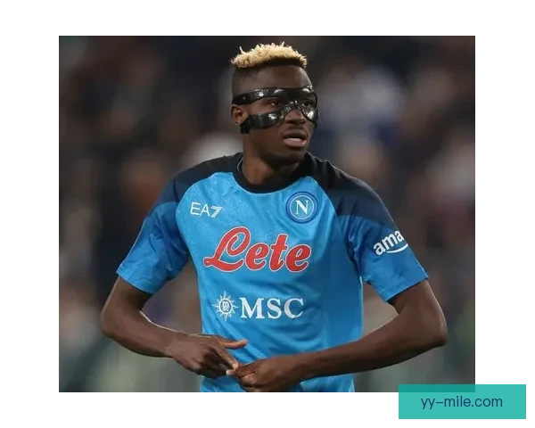 奥斯梅恩硬撼巴萨全场复盘意甲锋霸的统治力之战攻防细节全面解析